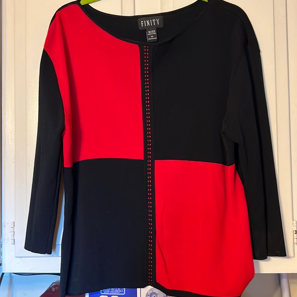 Finity black and red sweater size made of rayon and nylon. Extra large size.
